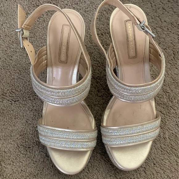 Gold wedge sandals - Picture 1 of 3
